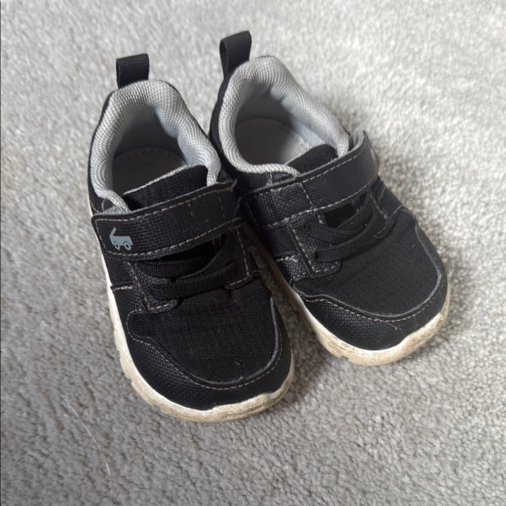 See Kai Run size 5 sneakers
